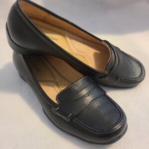 NEW Naturalizer loafers black  7 M